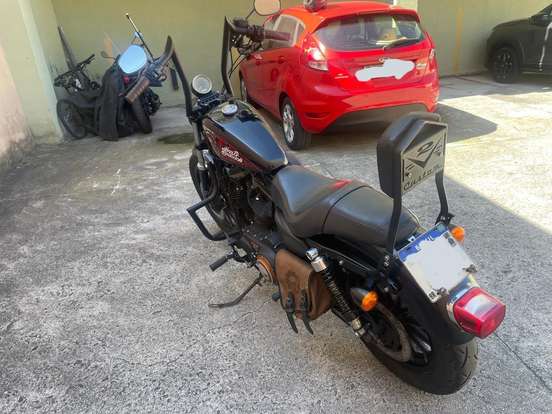 HARLEY-DAVIDSON-SPORTSTER XL 883 R-2009