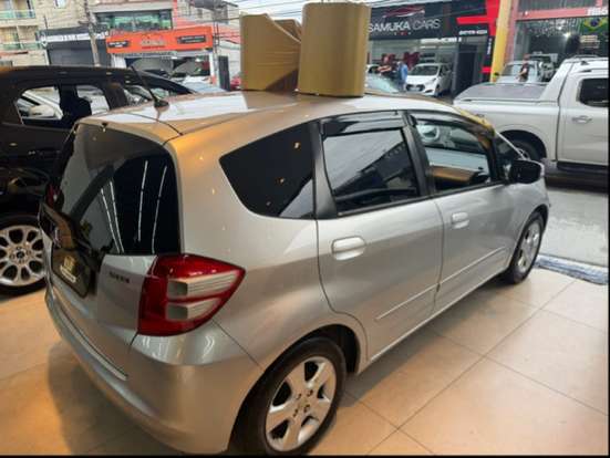 HONDA-FIT-2010