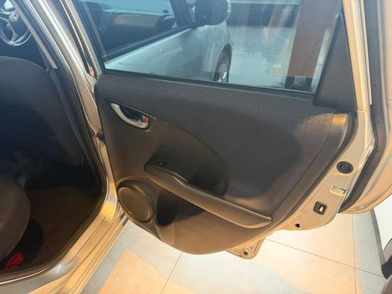 HONDA-FIT-2010