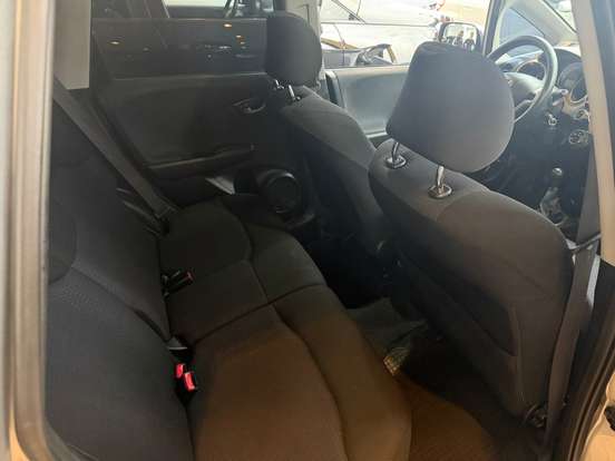 HONDA-FIT-2010