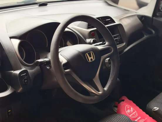 HONDA-FIT-2009