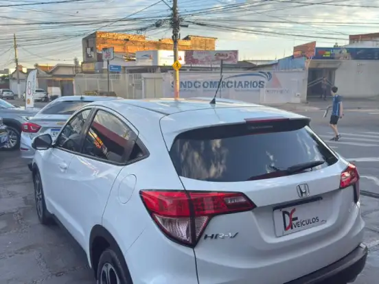 HONDA-HR-V-1.8 16V FLEX LX 4P AUTOMÁTICO HONDA-HR-V-2017