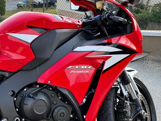 HONDA-CBR 1000RR FIREBLADE HONDA-CBR 1000RR FIREBLADE-2012