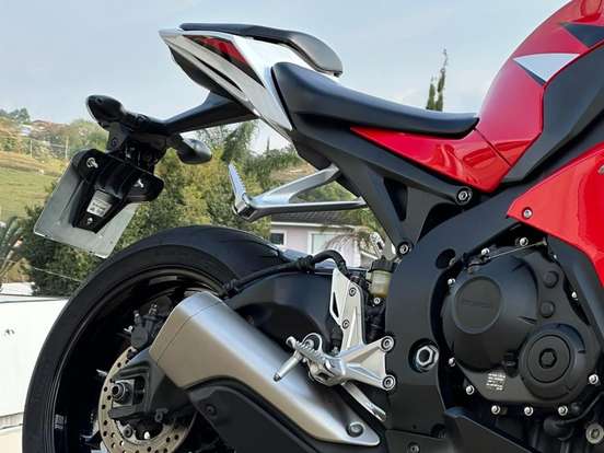 HONDA-CBR 1000RR FIREBLADE HONDA-CBR 1000RR FIREBLADE-2012