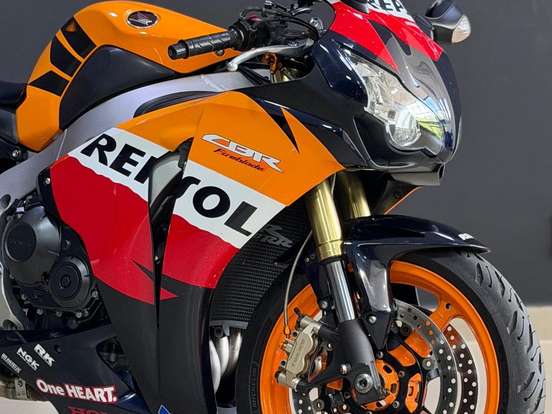 HONDA-CBR 1000RR FIREBLADE HONDA-CBR 1000RR FIREBLADE-2010