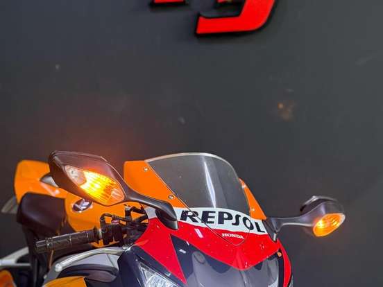 HONDA-CBR 1000RR FIREBLADE HONDA-CBR 1000RR FIREBLADE-2010