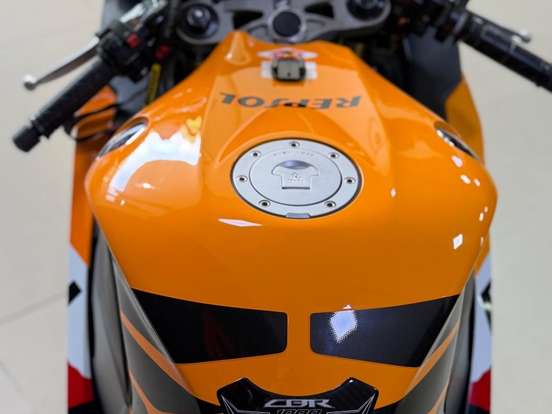 HONDA-CBR 1000RR FIREBLADE HONDA-CBR 1000RR FIREBLADE-2010