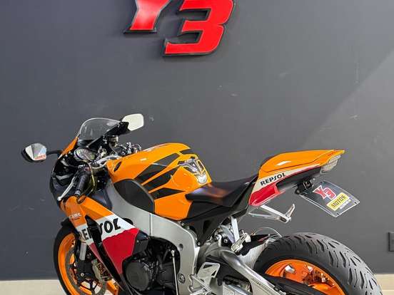 HONDA-CBR 1000RR FIREBLADE HONDA-CBR 1000RR FIREBLADE-2010
