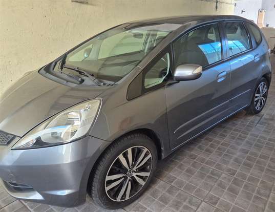 HONDA-FIT-2010