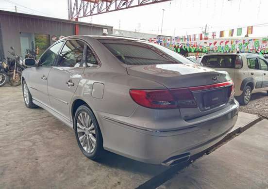 HYUNDAI-AZERA-3.3 MPFI GLS SEDAN V6 24V GASOLINA 4P AUTOMÁTICO HYUNDAI-AZERA-2010