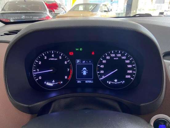 HYUNDAI-CRETA-2.0 16V FLEX PRESTIGE AUTOMÁTICO HYUNDAI-CRETA-2018