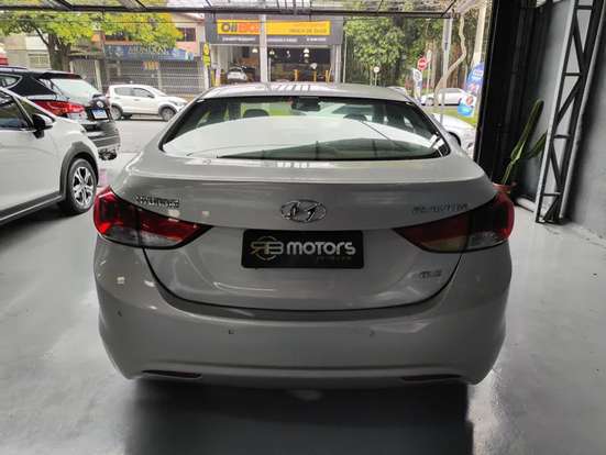HYUNDAI-ELANTRA-2012