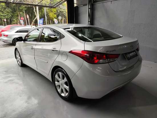 HYUNDAI-ELANTRA-2012
