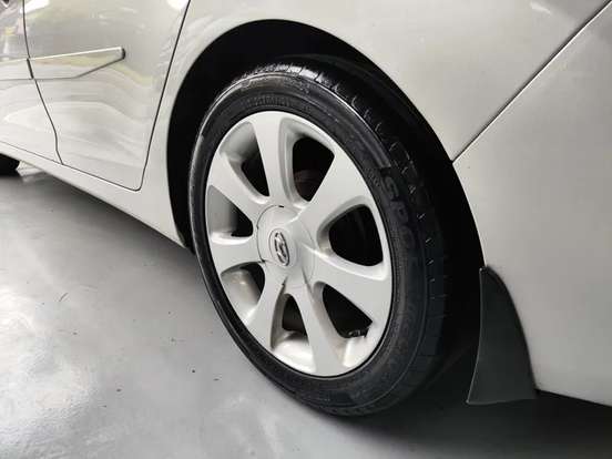 HYUNDAI-ELANTRA-1.8 GLS 16V GASOLINA 4P AUTOMÁTICO HYUNDAI-ELANTRA-2012