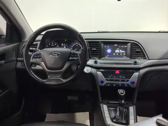 HYUNDAI-ELANTRA-2.0 16V FLEX 4P AUTOMÁTICO HYUNDAI-ELANTRA-2016