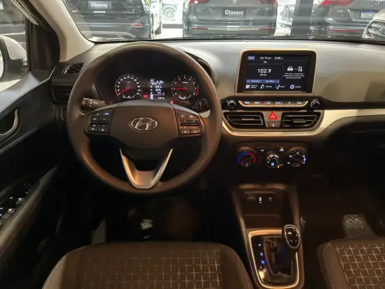 HYUNDAI-HB20-2023