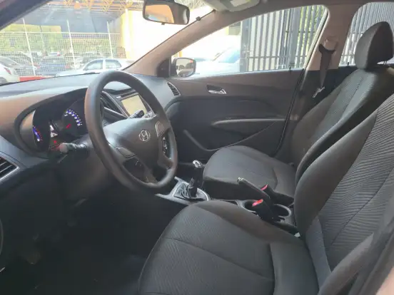 HYUNDAI-HB20-2015