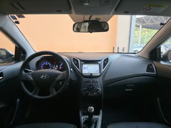 HYUNDAI-HB20-2015