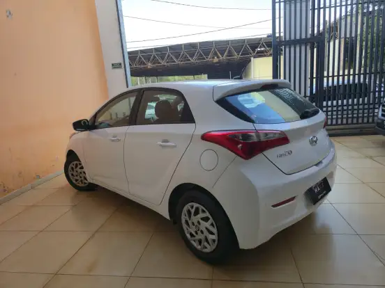 HYUNDAI-HB20-2015