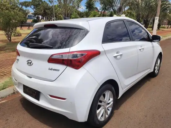 HYUNDAI-HB20-1.6 COMFORT PLUS 16V FLEX 4P MANUAL HYUNDAI-HB20-2013
