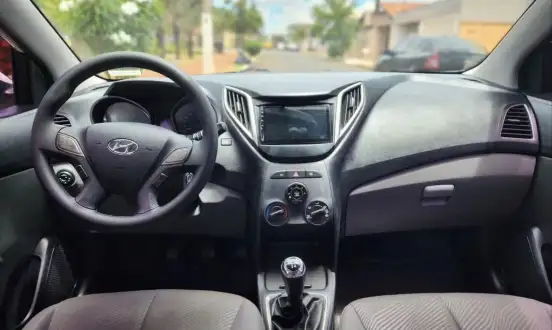 HYUNDAI-HB20-2013