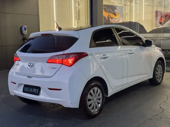 HYUNDAI-HB20-2015