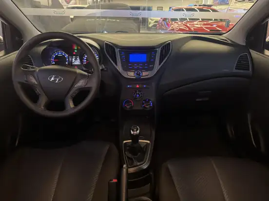 HYUNDAI-HB20-2015