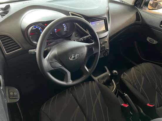 HYUNDAI-HB20-2013