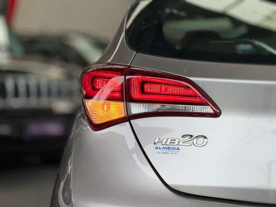 HYUNDAI-HB20-1.6 COMFORT PLUS 16V FLEX 4P AUTOMÁTICO HYUNDAI-HB20-2017