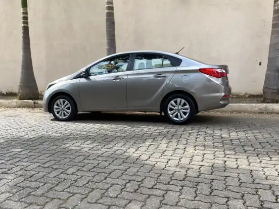 HYUNDAI-HB20S-1.6 COMFORT PLUS 16V FLEX 4P AUTOMÁTICO HYUNDAI-HB20S-2016
