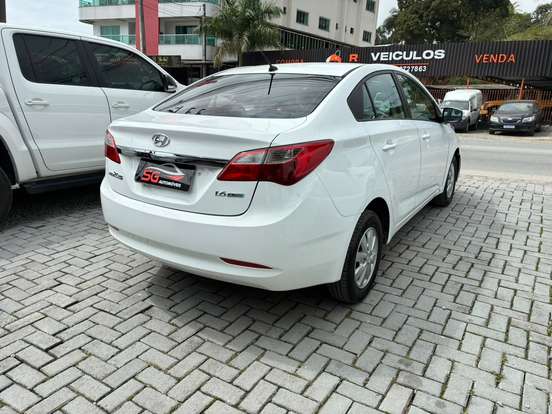 HYUNDAI-HB20S-2013
