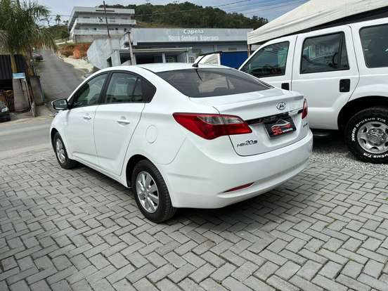 HYUNDAI-HB20S-1.6 PREMIUM 16V FLEX 4P MANUAL HYUNDAI-HB20S-2013