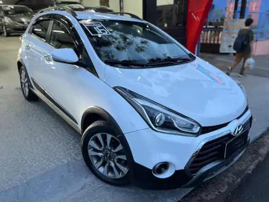 HYUNDAI-HB20X-1.6 16V PREMIUM FLEX 4P AUTOMÁTICO HYUNDAI-HB20X-2015