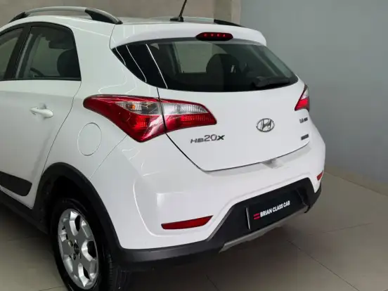 HYUNDAI-HB20X-1.6 16V STYLE FLEX 4P AUTOMÁTICO HYUNDAI-HB20X-2015