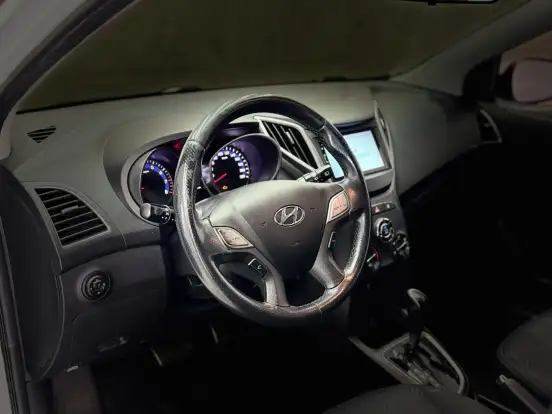 HYUNDAI-HB20X-1.6 16V STYLE FLEX 4P AUTOMÁTICO HYUNDAI-HB20X-2015