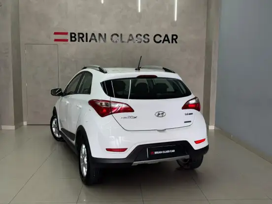 HYUNDAI-HB20X-1.6 16V STYLE FLEX 4P AUTOMÁTICO HYUNDAI-HB20X-2015