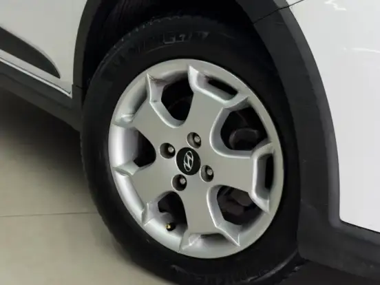HYUNDAI-HB20X-1.6 16V STYLE FLEX 4P AUTOMÁTICO HYUNDAI-HB20X-2015