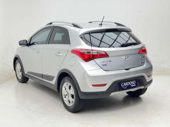 HYUNDAI-HB20X-1.6 16V PREMIUM FLEX 4P AUTOMÁTICO HYUNDAI-HB20X-2014