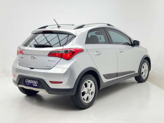 HYUNDAI-HB20X-1.6 16V PREMIUM FLEX 4P AUTOMÁTICO HYUNDAI-HB20X-2014