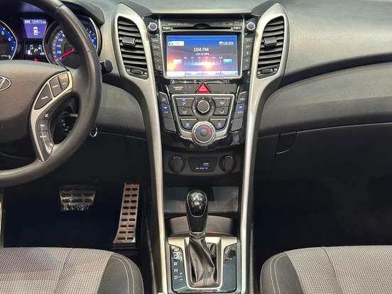 HYUNDAI-I30-1.8 MPI 16V GASOLINA 4P AUTOMATICO HYUNDAI-I30-2015