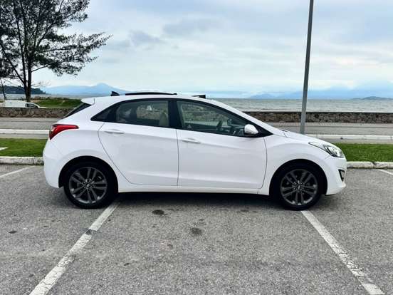 HYUNDAI-I30-1.8 MPI 16V GASOLINA 4P AUTOMATICO HYUNDAI-I30-2015