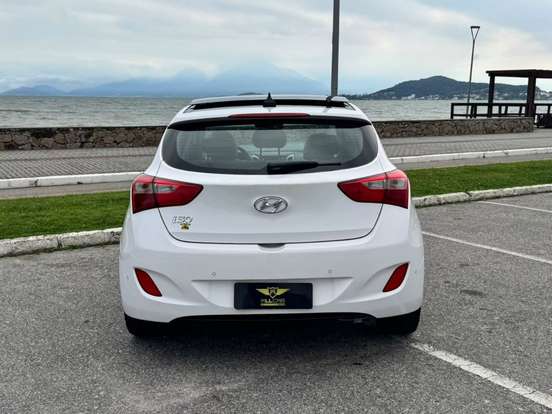 HYUNDAI-I30-2015