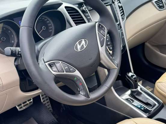 HYUNDAI-I30-1.8 MPI 16V GASOLINA 4P AUTOMATICO HYUNDAI-I30-2015