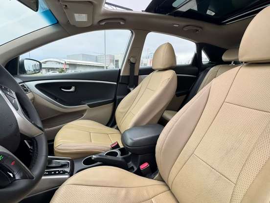 HYUNDAI-I30-1.8 MPI 16V GASOLINA 4P AUTOMATICO HYUNDAI-I30-2015