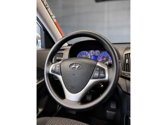 HYUNDAI-I30-2011