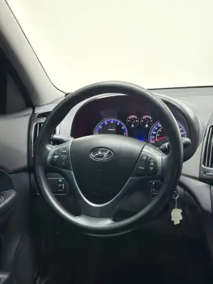 HYUNDAI-I30-2009