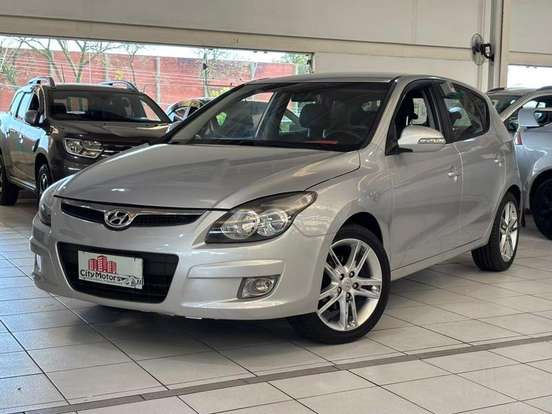 HYUNDAI-I30-2.0 MPFI GLS 16V GASOLINA 4P AUTOMÁTICO HYUNDAI-I30-2011