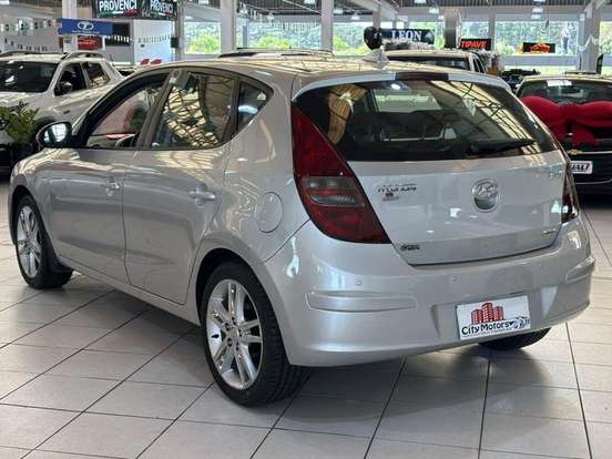 HYUNDAI-I30-2.0 MPFI GLS 16V GASOLINA 4P AUTOMÁTICO HYUNDAI-I30-2011