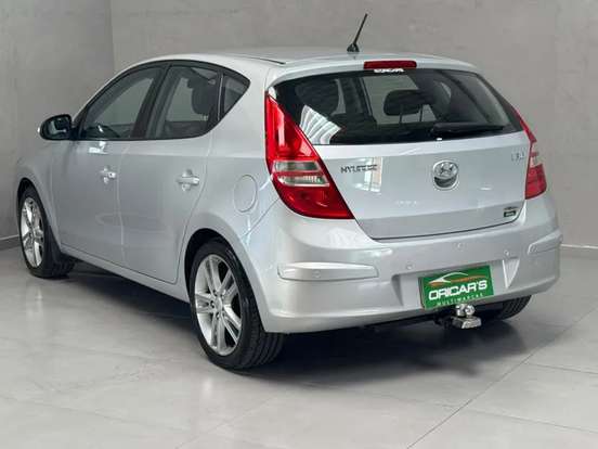 HYUNDAI-I30-2.0 MPI 16V GASOLINA 4P AUTOMÁTICO HYUNDAI-I30-2010