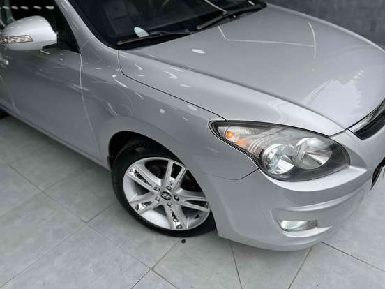 HYUNDAI-I30 CW-2.0 MPFI GLS 16V GASOLINA 4P AUTOMÁTICO HYUNDAI-I30 CW-2010